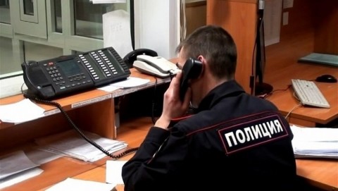 В Волгодонске полицейские задержали мужчину, работавшего курьером у мошенников, обманывавших местных жителей по телефону